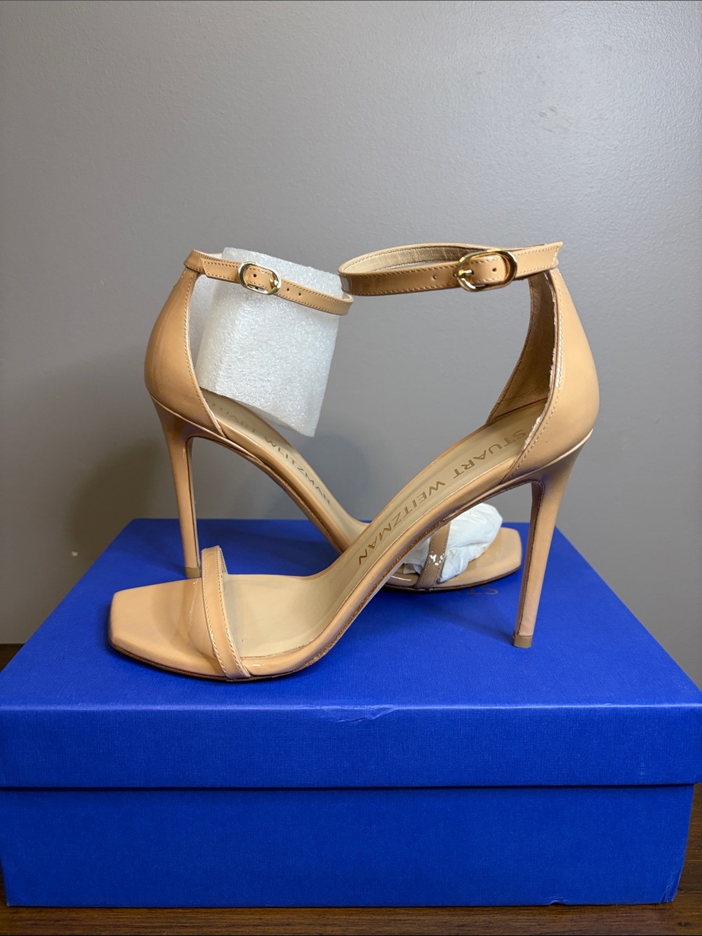 Stuart Weitzman Nudistcurve Beige/Nude Ankle-Strap Stiletto Sandals Size 10B NIB